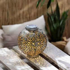 LED-Solarlaterne - Ca. 20,5 X 20,5 X 32,5 Cm - 1 Stück 8 LED-Solarlaterne - Ca. 20,5 X 20,5 X 32,5 Cm - 1 Stück -Wohndeko 214176 4016096374105 mica living laterne mit solar led lifestyle